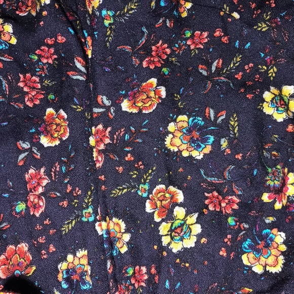 AE Wrap Front Floral Romper - Picture 2 of 2